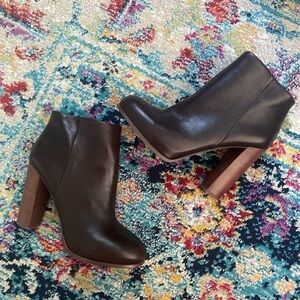 Vince Camuto Grenadine Brown Leather Bootie 9.5 NEW